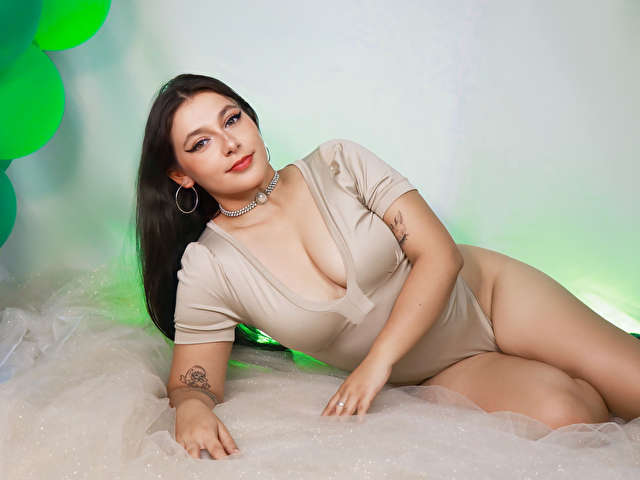 ZOEBELLE free sexy photo