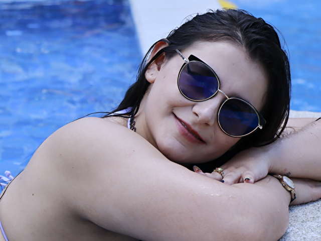 ZOEBELLE free sexy photo