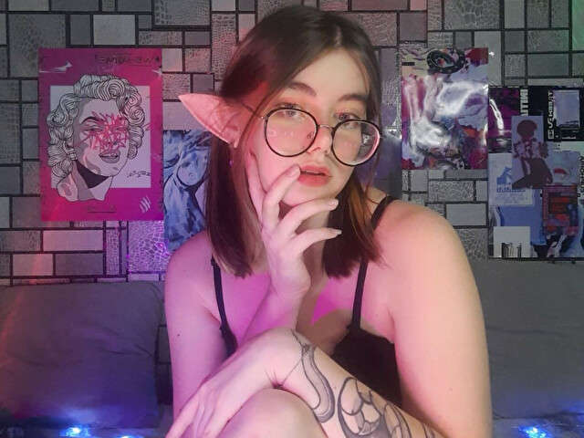 NEVELITT free sexy photo