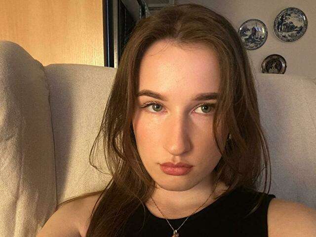 OLIVIAAA free sexy photo