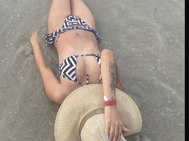 CRISTALSLAVE free sexy photo