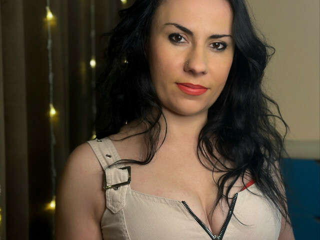 SAMIRACLOSE free sexy photo