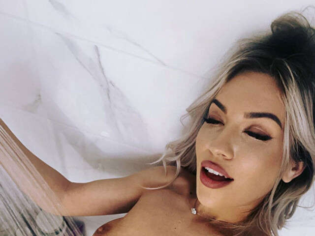 ZOEYMARIE free hard sexy photo