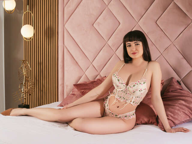 KRISTENQ free sexy photo