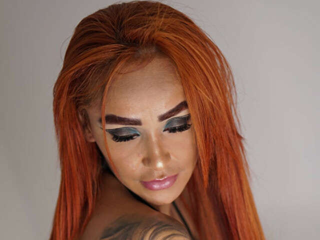 MIABRUNETTE free sexy photo