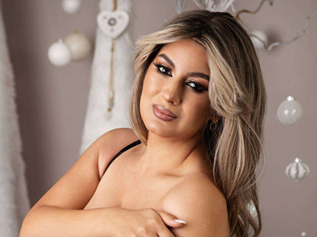 KAROLLINE free sexy photo