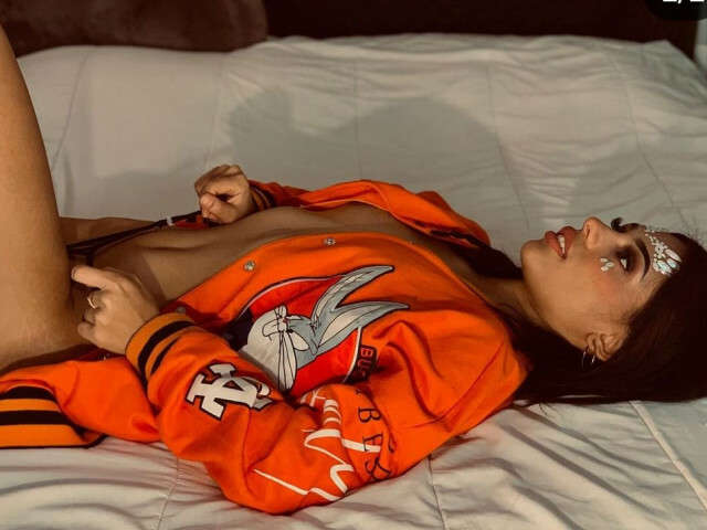 EMA free sexy photo