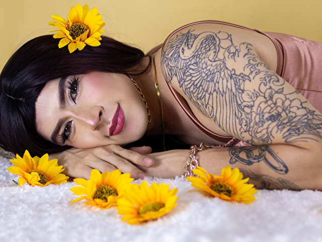 MAYATAYLOR free sexy photo