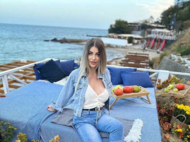 WILDAMAZON free sexy photo