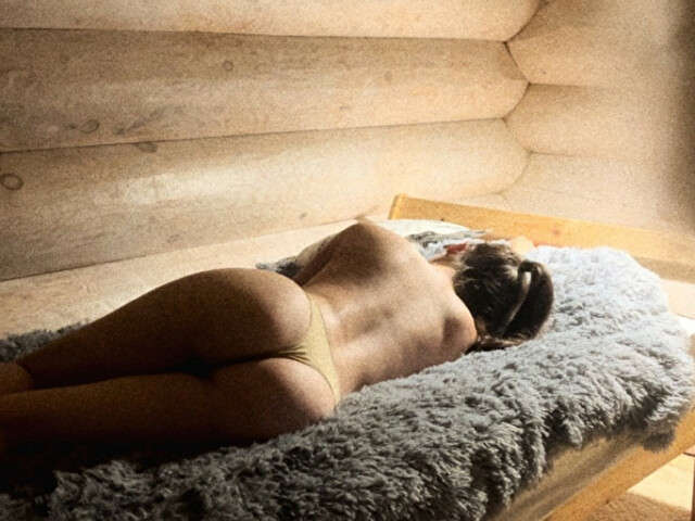 MANISS free sexy photo