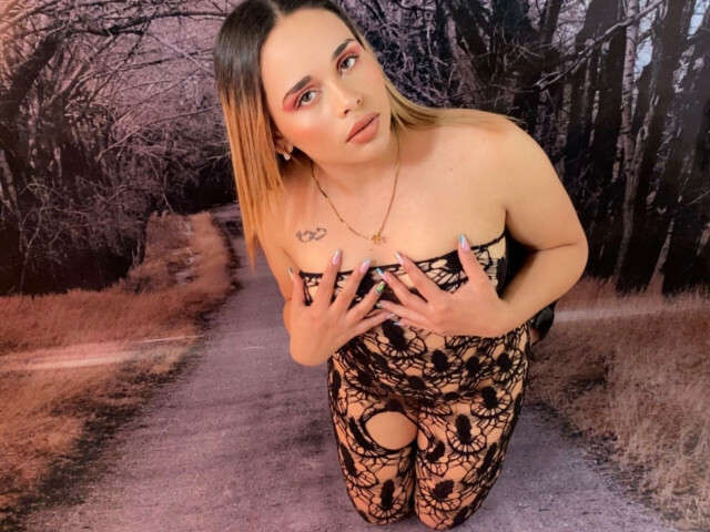 SLAVEHORNY4U free sexy photo
