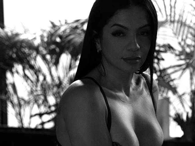 YUDYLOTERO free sexy photo