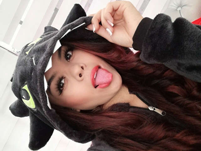 SOFIALOVINN free sexy photo