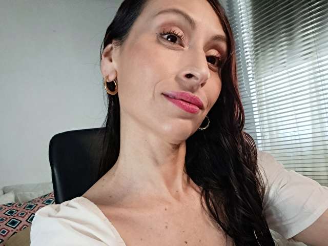 ALICEROSSIXX free sexy photo