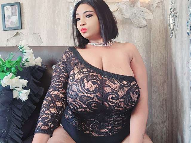 SANDYRAI free sexy photo