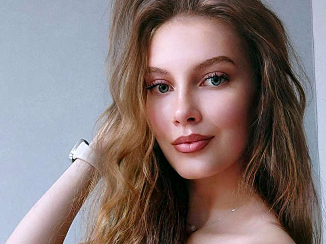 IRISEVANS free sexy photo