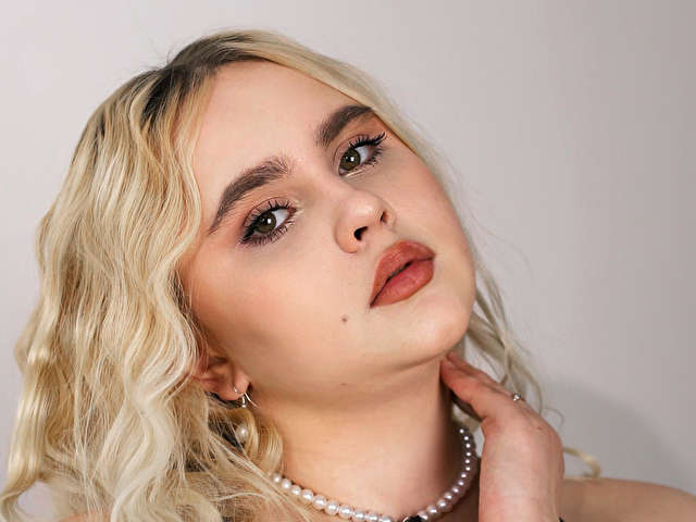 JULIA20 free sexy photo