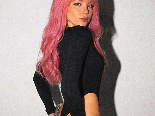 SWEETNANA free sexy photo