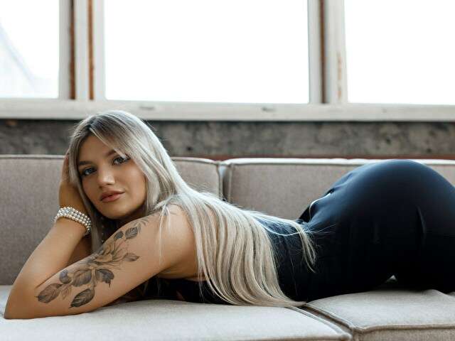 SELENAEMOORE free sexy photo