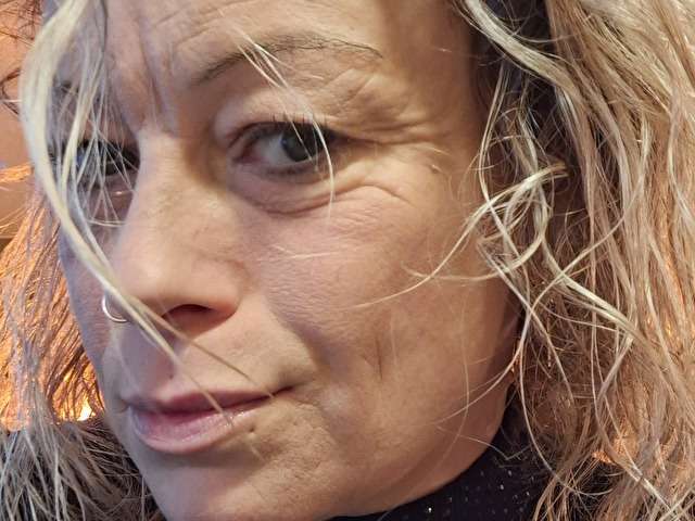 EVELYNE1212 free sexy photo