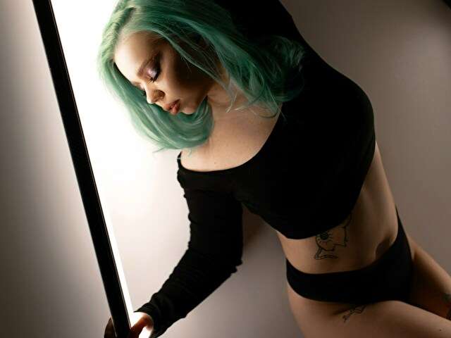 FUNNYVIBEE free sexy photo