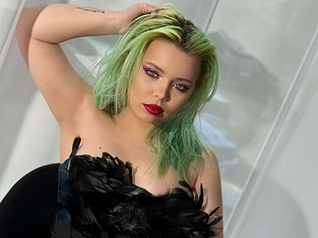 FUNNYVIBEE free sexy photo