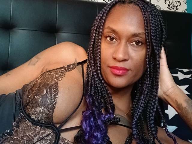 SEXYMUM free sexy photo