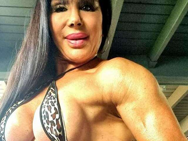 MUSCLELATINA free sexy photo