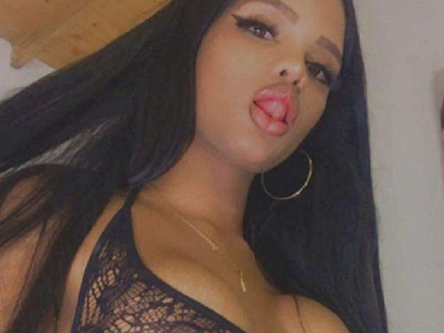 ATTENEAA free sexy photo