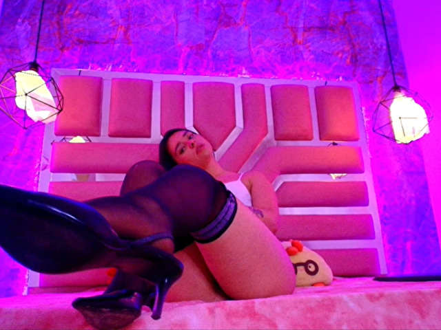 LOREMADAMS free sexy photo