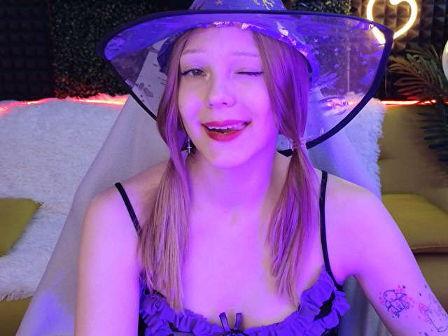 MIAWHISPER free sexy photo