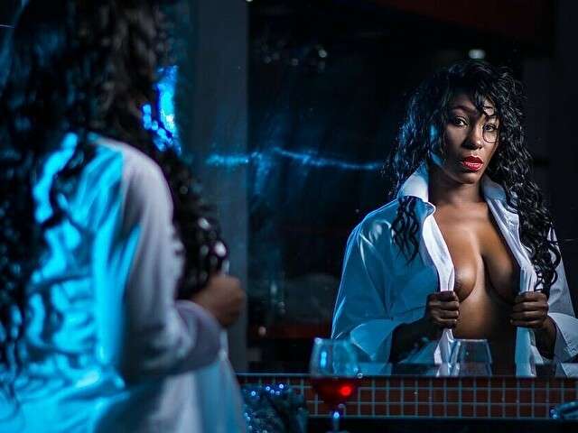 ALAIYA free sexy photo