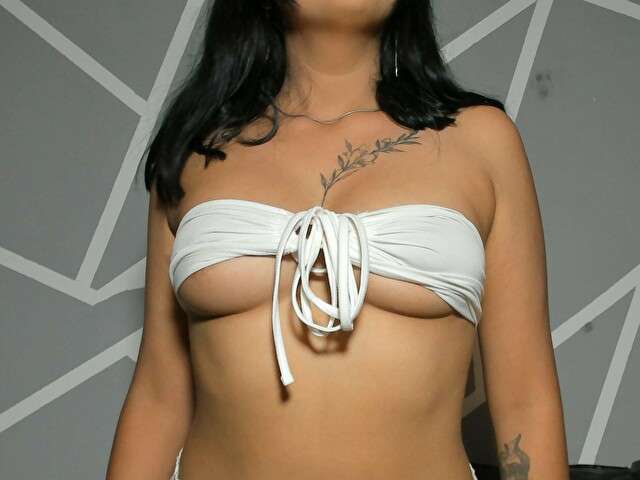 DENNERYS20 free sexy photo