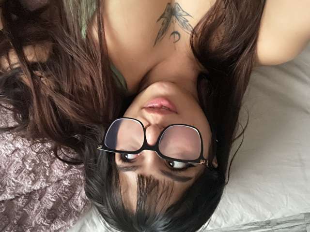 CLAIRERYAN free sexy photo