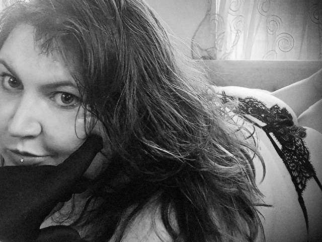 MISSMACABREX free sexy photo