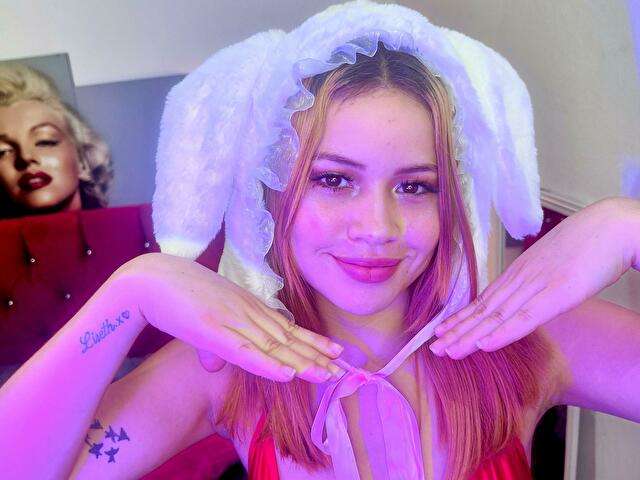 KENIABLONDIE free sexy photo