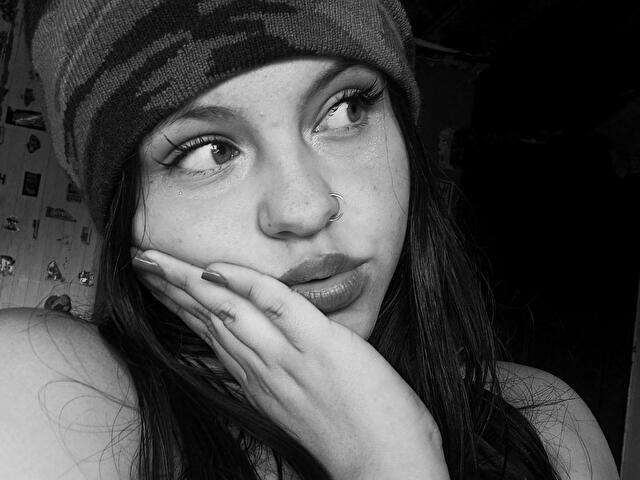 SOFIAHILLTON free sexy photo