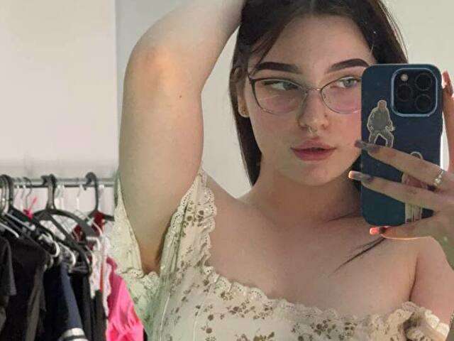 MILLIE free hard sexy photo