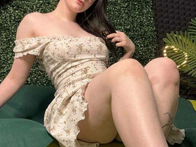 MILLIE free hard sexy photo