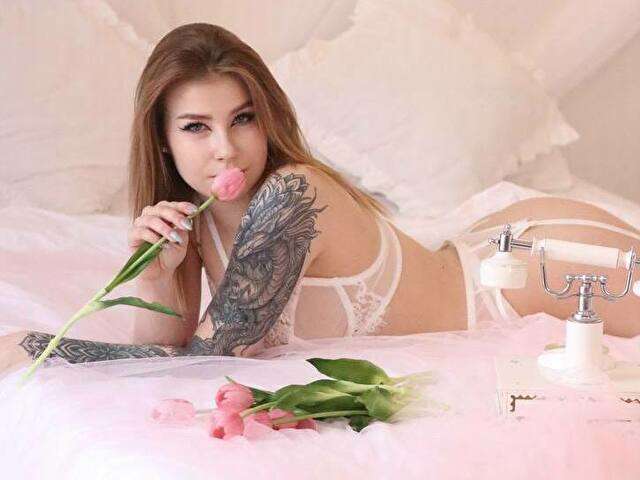 KIRATEASE free sexy photo