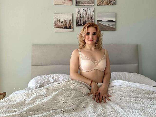 MISSXELSA free sexy photo