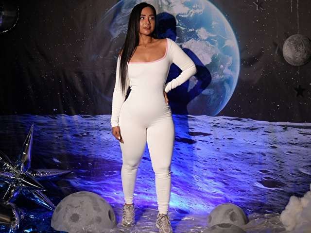 LUCIANAA1 free hard sexy photo