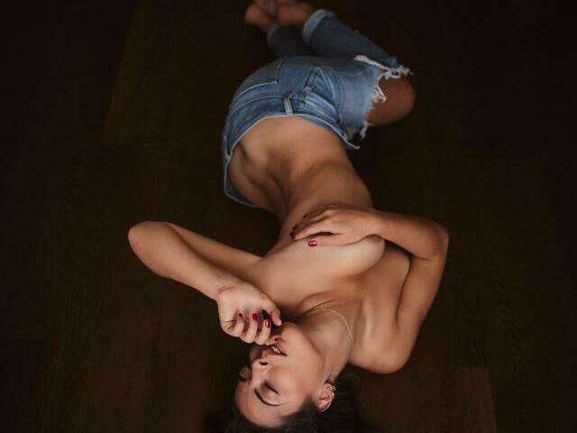 MALICIAA free hard sexy photo