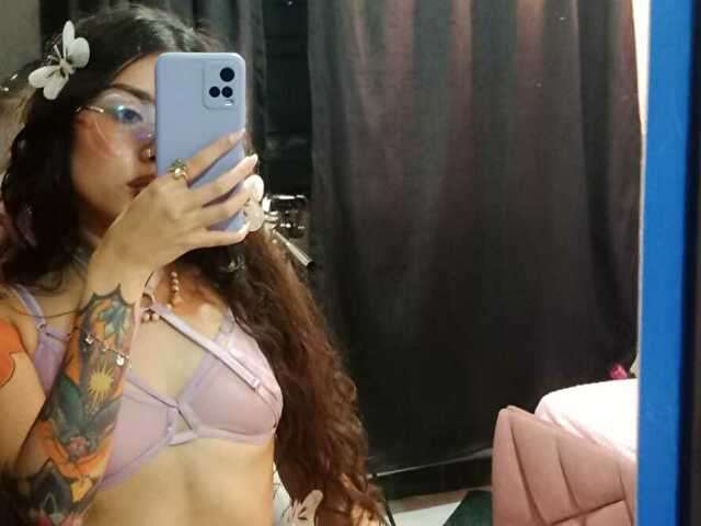 VIOLLETTAAA free sexy photo