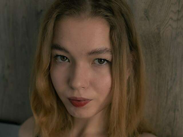 EMILYLUVVV free sexy photo