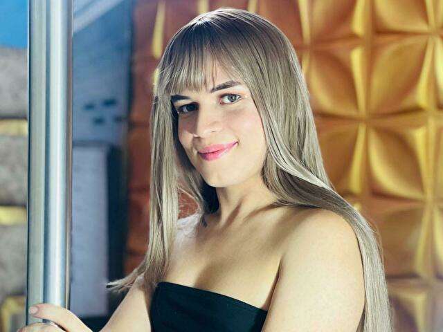 ORIANASAENZ free sexy photo
