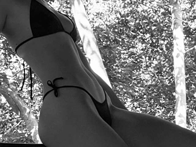 ARYABLOOM free sexy photo
