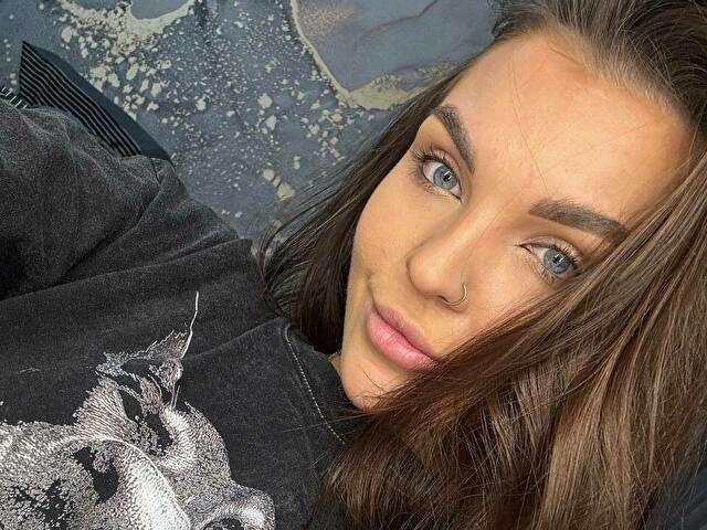 YOURALISA free sexy photo