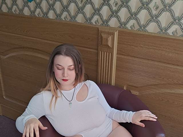EMILIA09 free sexy photo