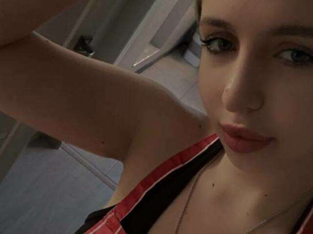 PRINCESSLEAA free sexy photo